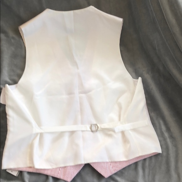 Red/white seersucker vest - Picture 4 of 4